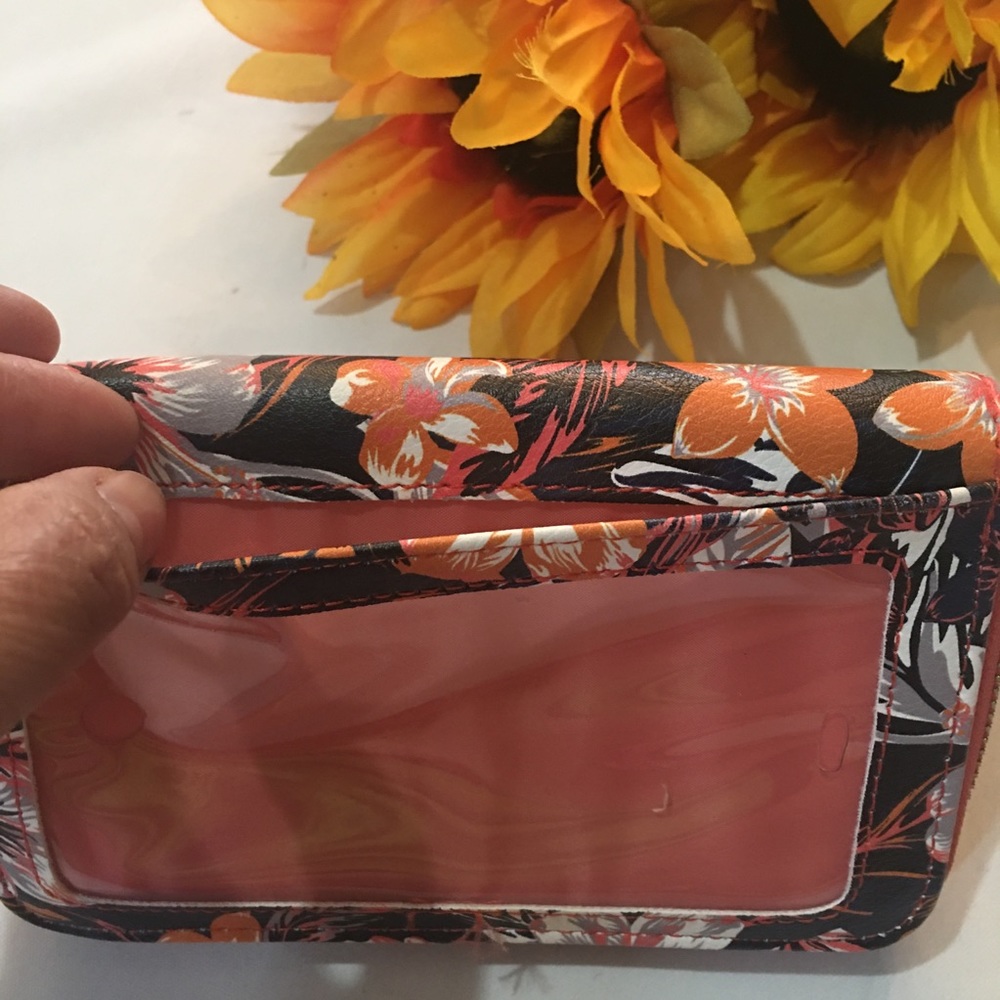 Wild Fable iPhone 6 Wallet - Picture 7 of 8